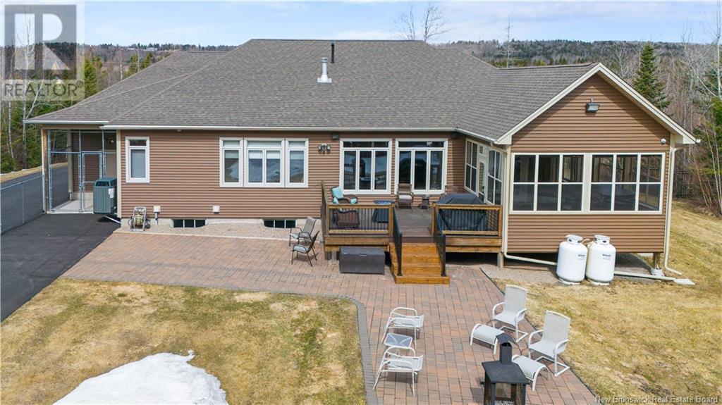Property at 91 Isabelle Avenue image 3