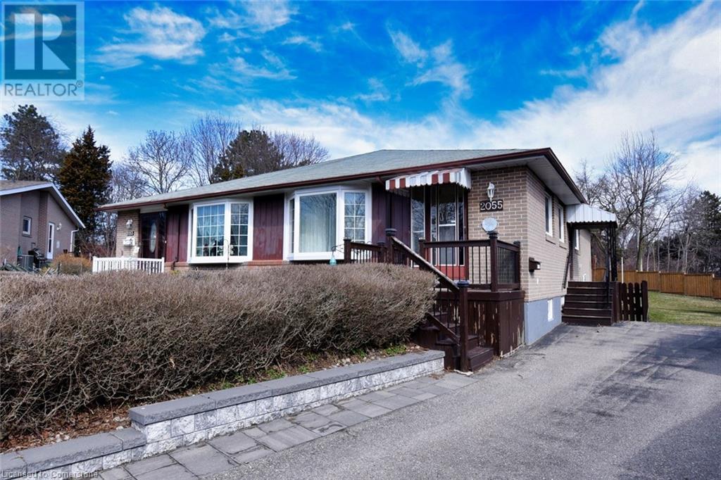 Property at 2055 FONTWELL Crescent image 2