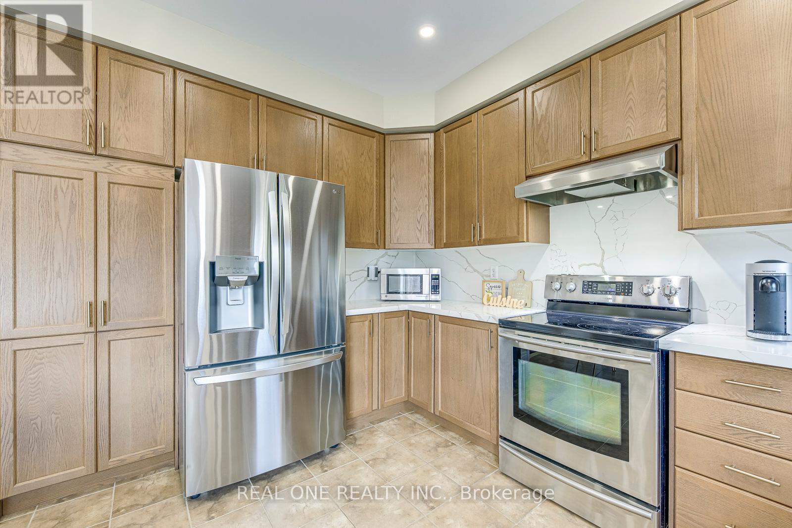 3133 Hiram Terrace, Oakville, Ontario  L6M 0P7 - Photo 16 - W12073791