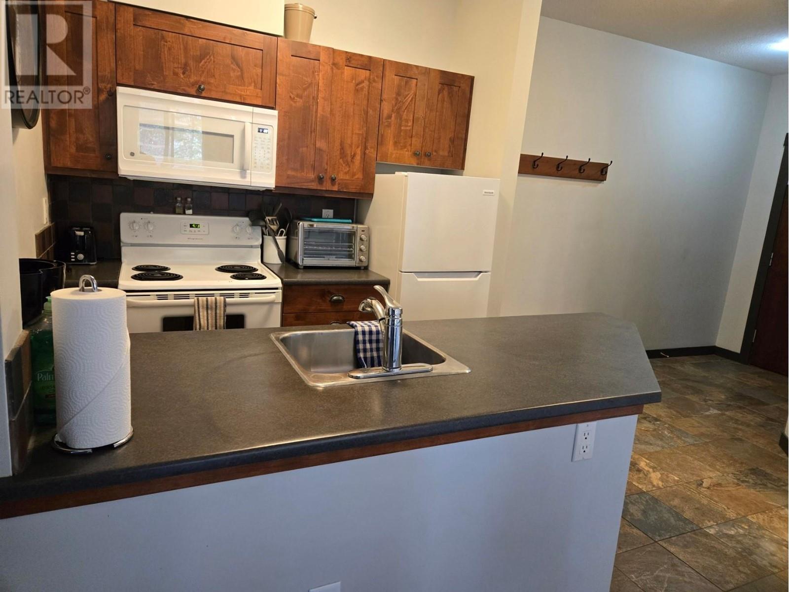 Property at 2070 SUMMIT Drive Unit# 201A image 5