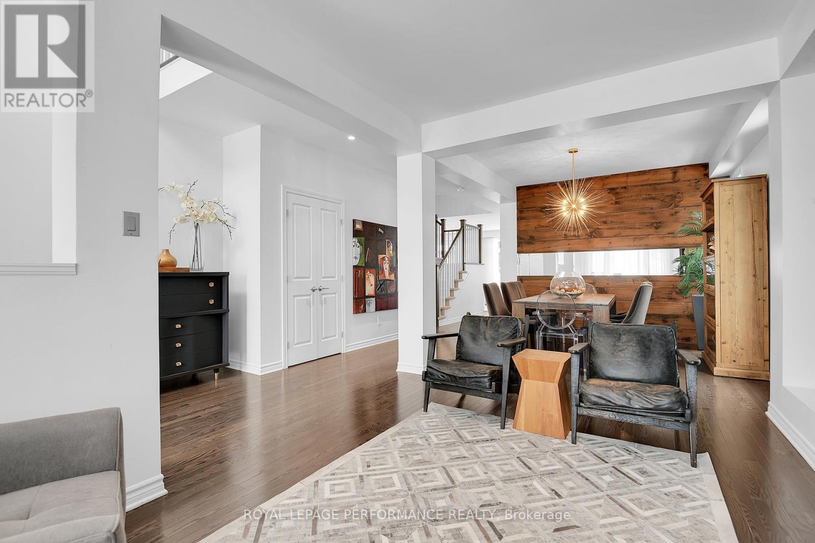 Property at 179 GRACEWOOD CRESCENT image 4