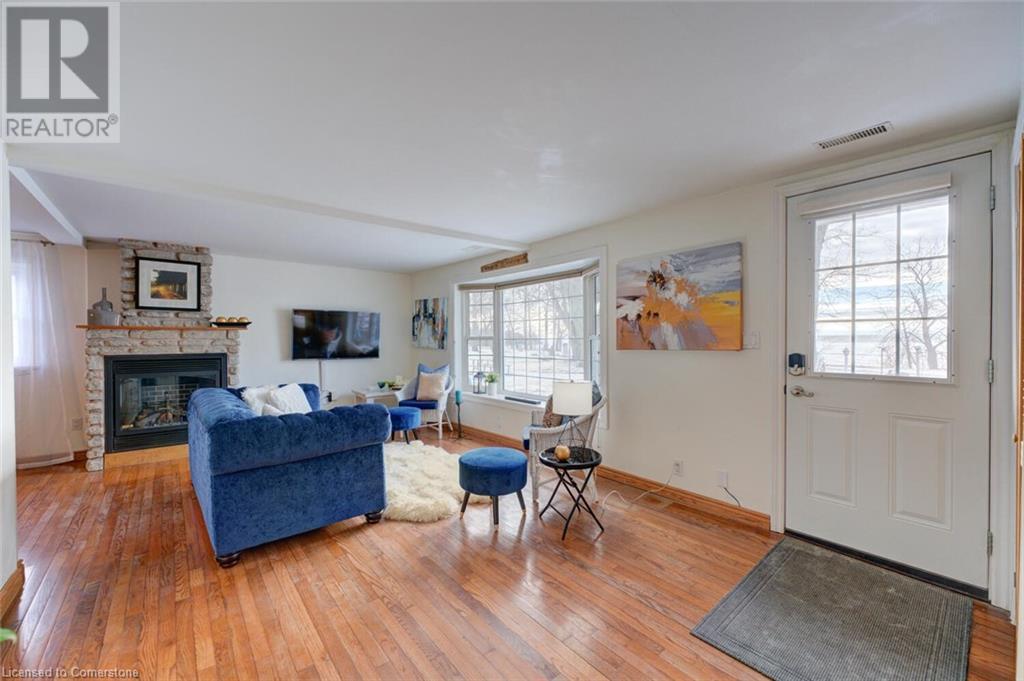 Property at 291 LAKESHORE Road image 4