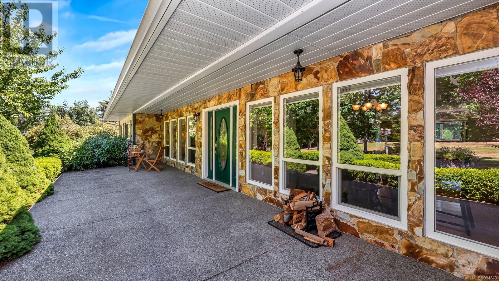 Property at 1176 Shawnigan-Mill Bay Rd image 2