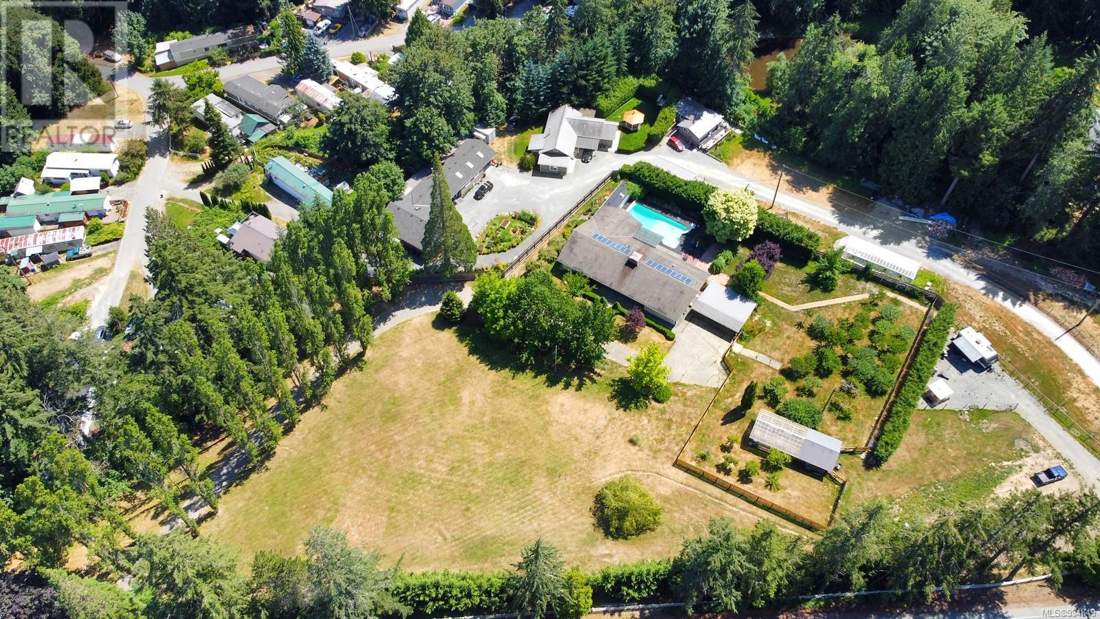 Property at 1176 Shawnigan-Mill Bay Rd image 5
