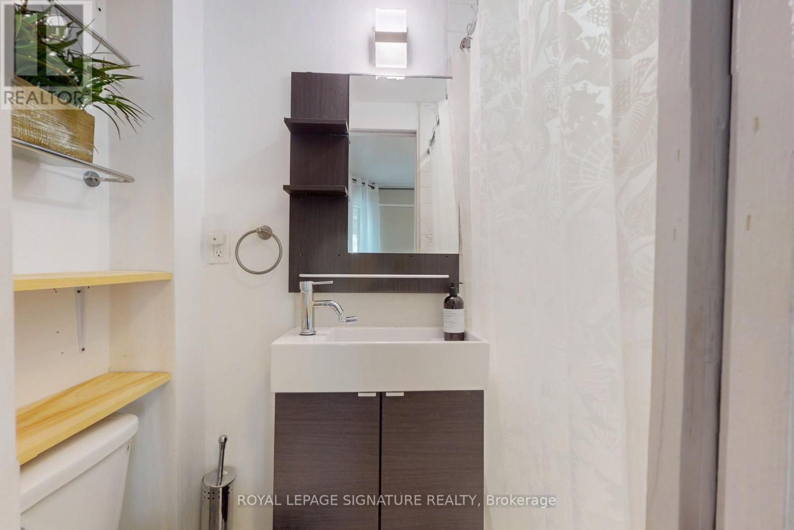 259 Claremont Street, Toronto, Ontario  M6J 2N1 - Photo 10 - C12073844