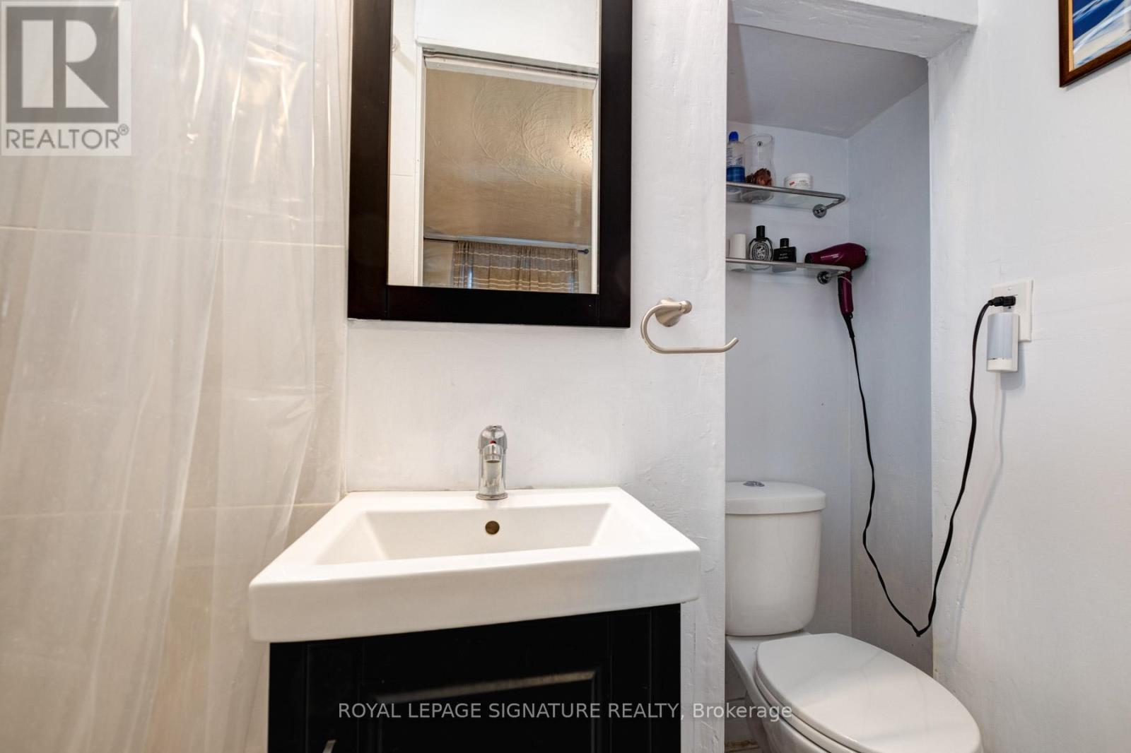 259 Claremont Street, Toronto, Ontario  M6J 2N1 - Photo 13 - C12073844