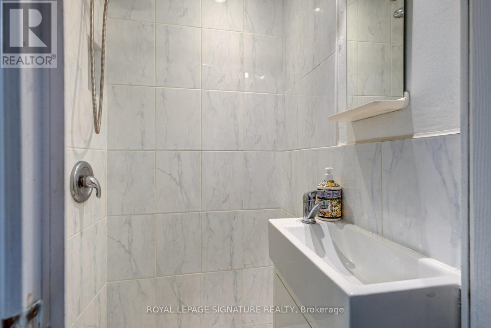 259 Claremont Street, Toronto, Ontario  M6J 2N1 - Photo 8 - C12073844