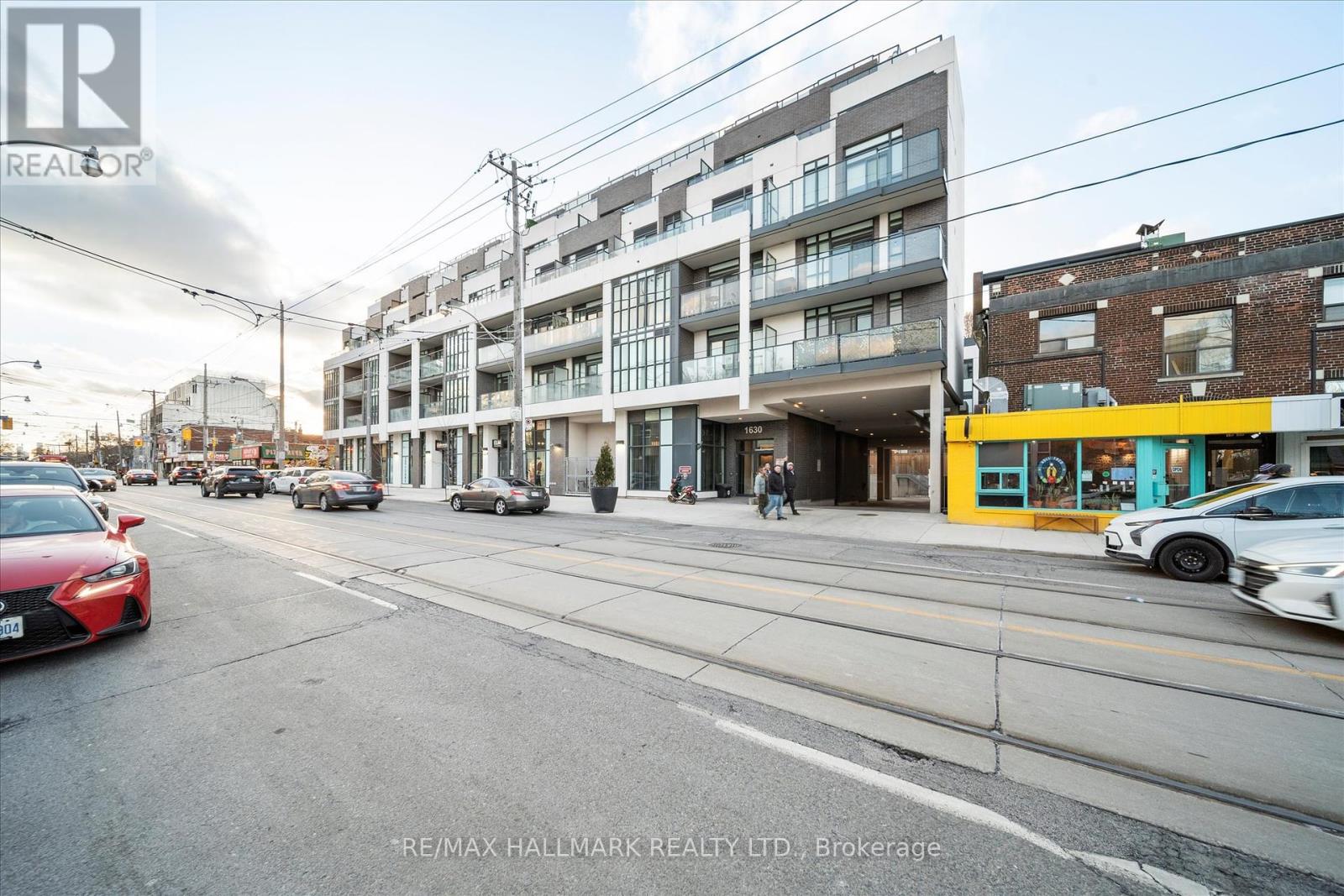 405 - 1630 QUEEN STREET, Toronto, Ontario