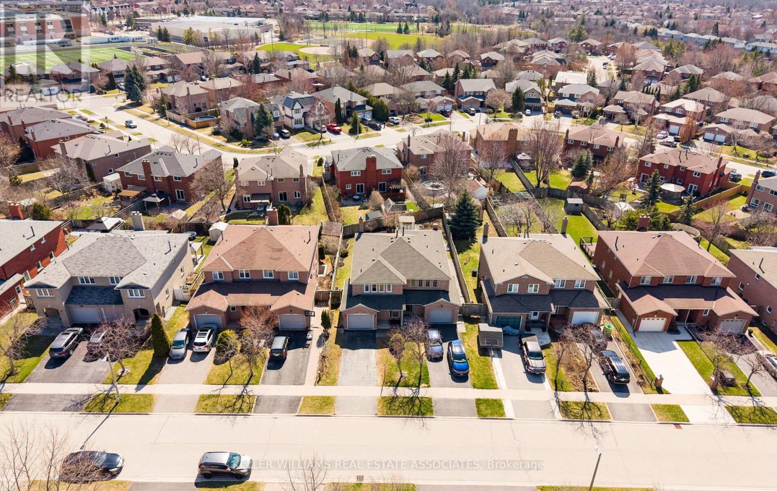 144 Genesee Drive, Oakville (1015 - Ro River Oaks), Ontario  L6H 5Y9 - Photo 30 - W12066189