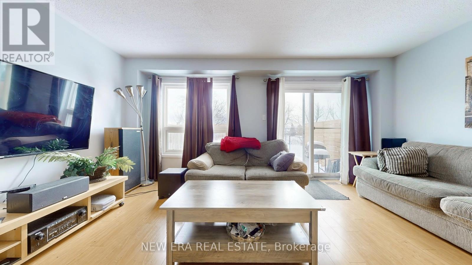17 Caruso Drive, Brampton (Fletcher's West), Ontario  L6Y 5B1 - Photo 6 - W12073882