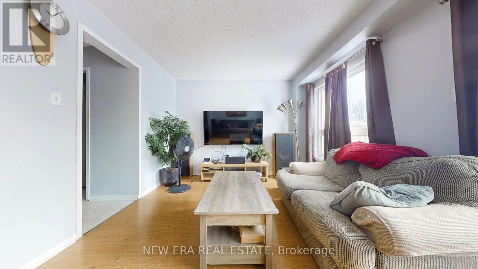17 Caruso Drive, Brampton (Fletcher's West), Ontario  L6Y 5B1 - Photo 9 - W12073882