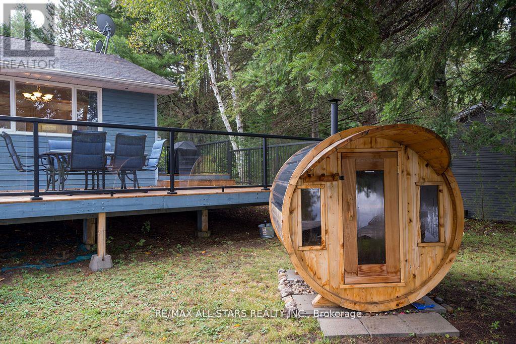 1086 Cameron Lane, Algonquin Highlands, Ontario  K0M 1J0 - Photo 27 - X12073917
