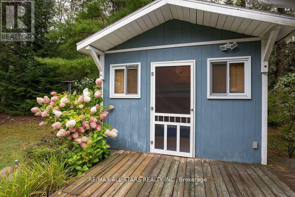 1086 Cameron Lane, Algonquin Highlands, Ontario  K0M 1J0 - Photo 31 - X12073917