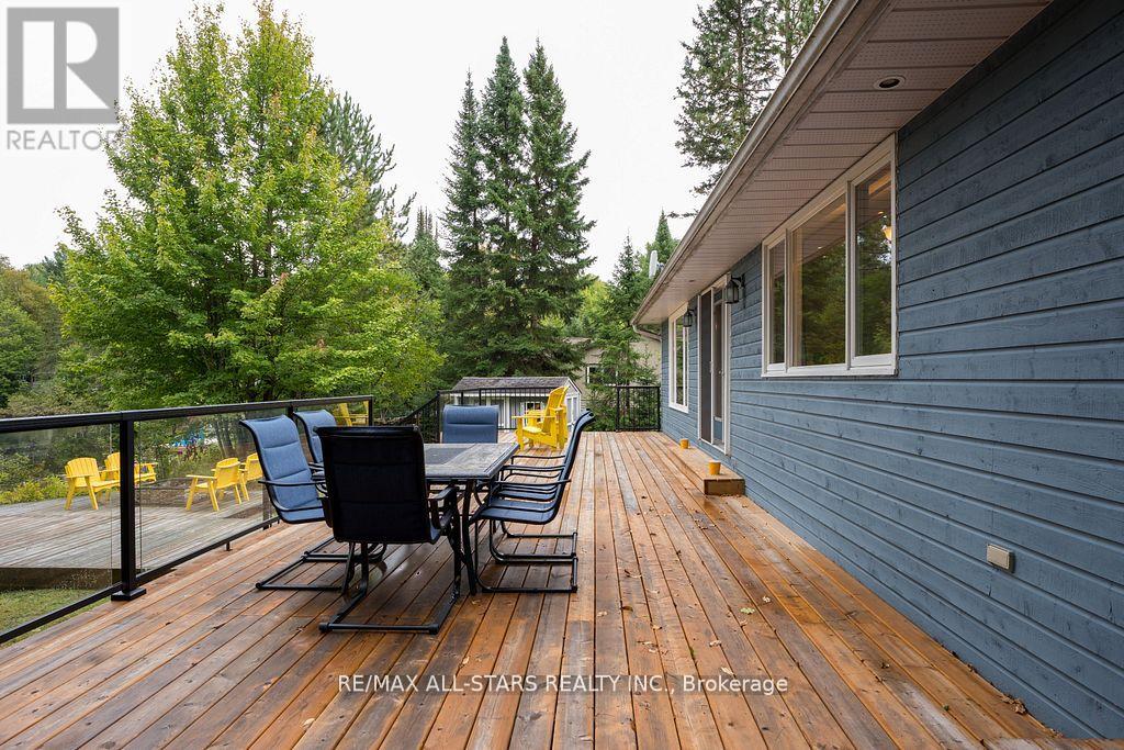 1086 Cameron Lane, Algonquin Highlands, Ontario  K0M 1J0 - Photo 35 - X12073917