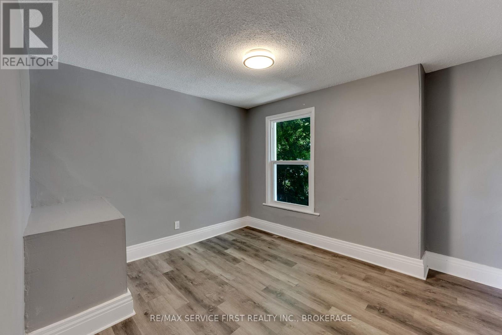 211 Raglan Road, Kingston, Ontario  K7K 1L5 - Photo 14 - X12073991
