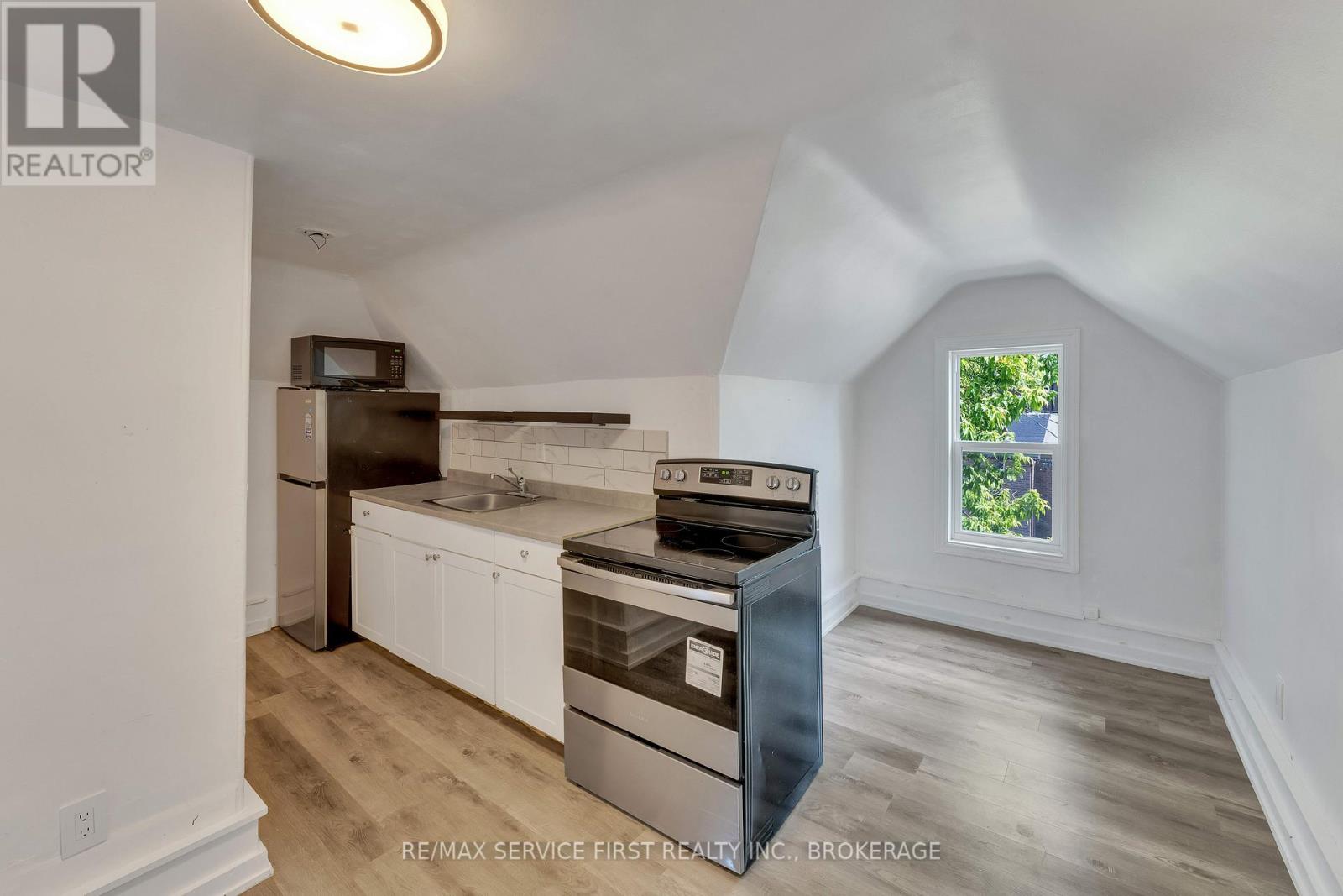 211 Raglan Road, Kingston, Ontario  K7K 1L5 - Photo 22 - X12073991