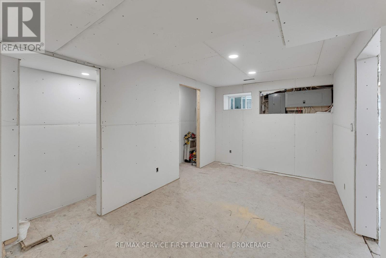 211 Raglan Road, Kingston, Ontario  K7K 1L5 - Photo 29 - X12073991