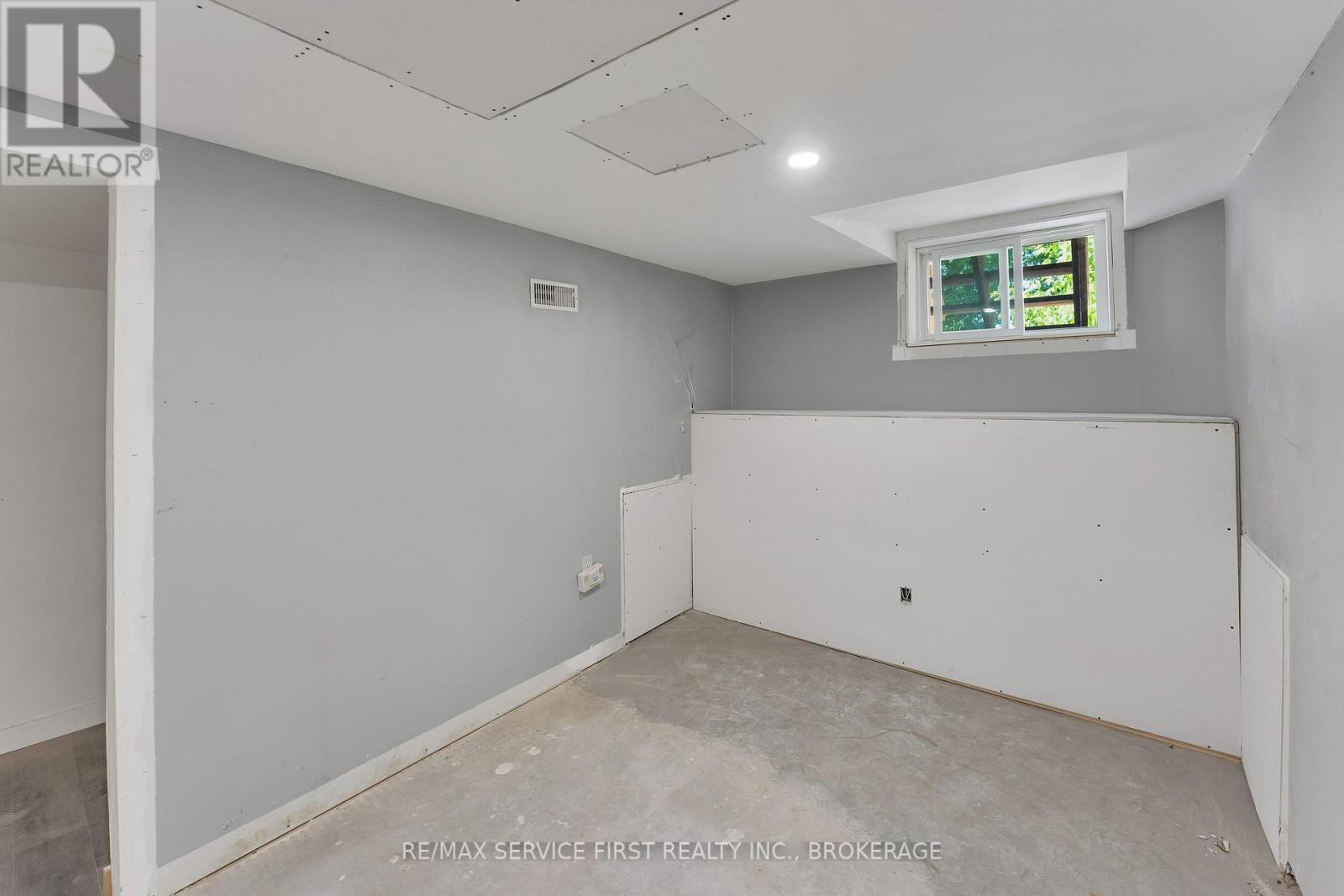 211 Raglan Road, Kingston, Ontario  K7K 1L5 - Photo 30 - X12073991