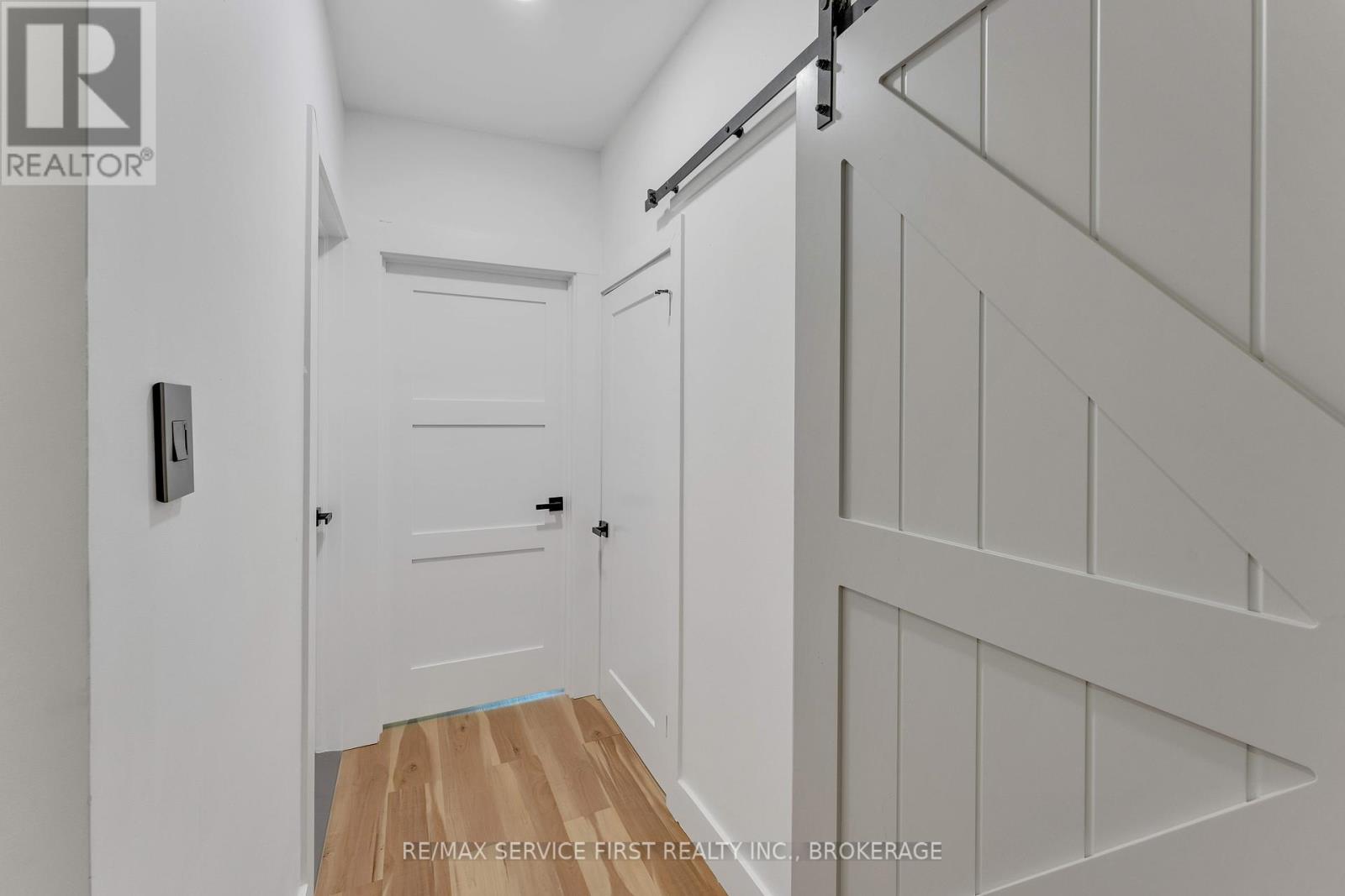 211 Raglan Road, Kingston, Ontario  K7K 1L5 - Photo 8 - X12073991