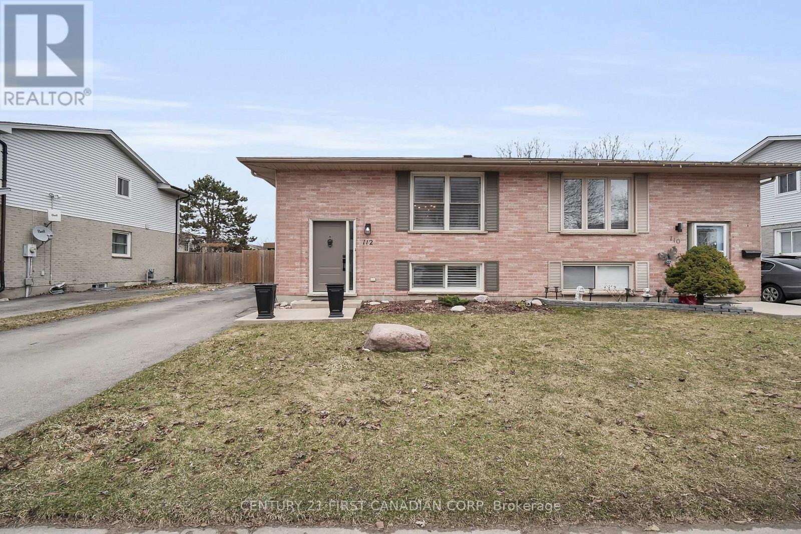 Photo 2 of 34 for 112 Bonaventure Drive