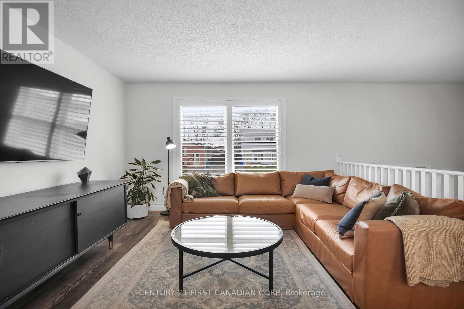 Photo 7 of 34 for 112 Bonaventure Drive
