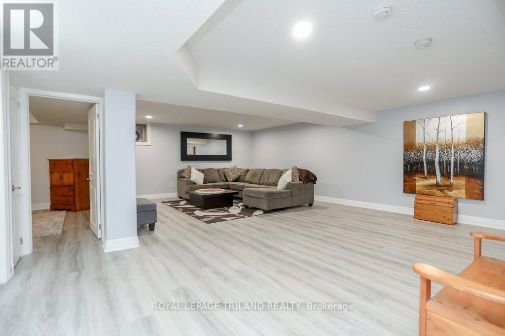8 - 1 St Johns Drive, Middlesex Centre, Ontario  N0M 1C0 - Photo 33 - X12074000