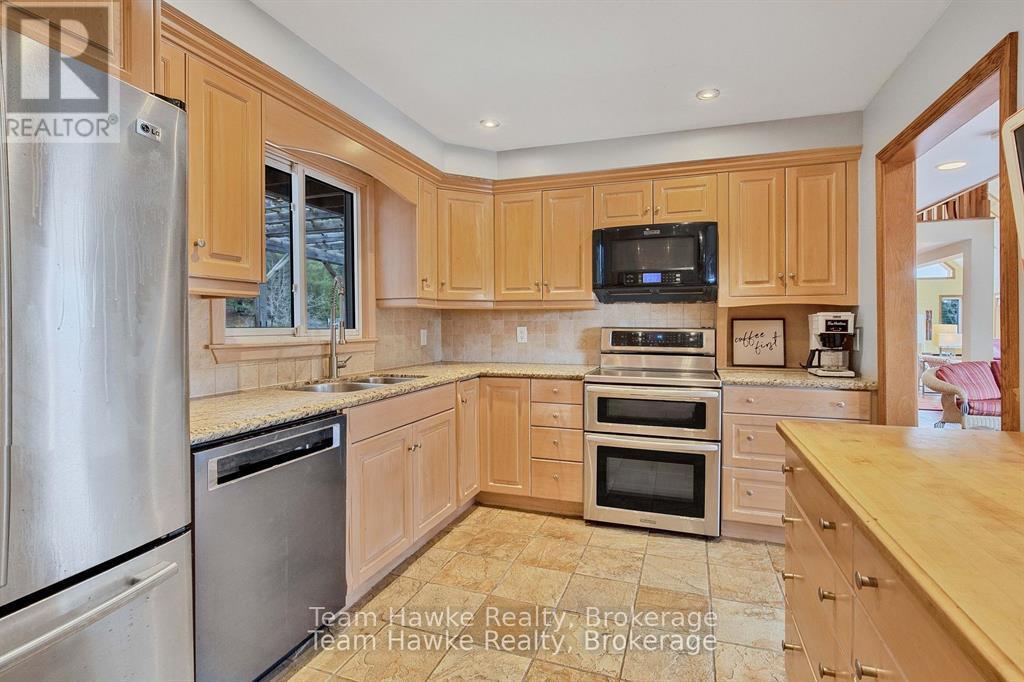 33 Wendake Road, Tiny, Ontario  L0L 2T0 - Photo 10 - S12073928
