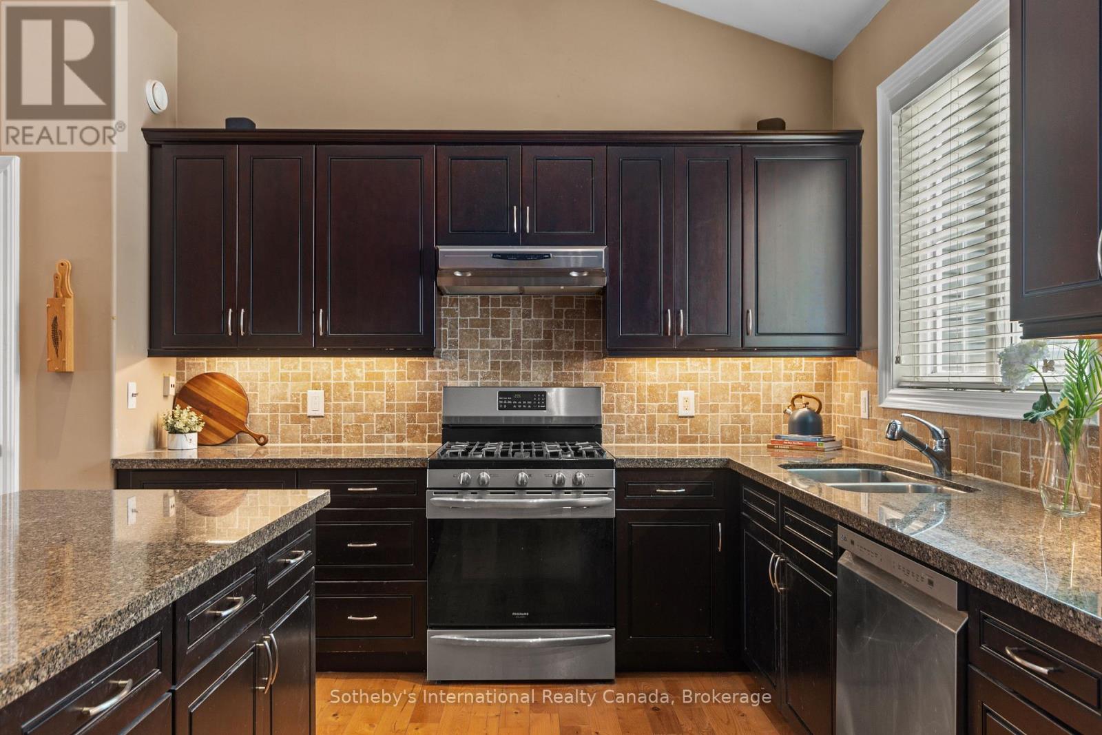 156 Moreau Parkway, Tiny, Ontario  L9M 0H3 - Photo 9 - S12073989