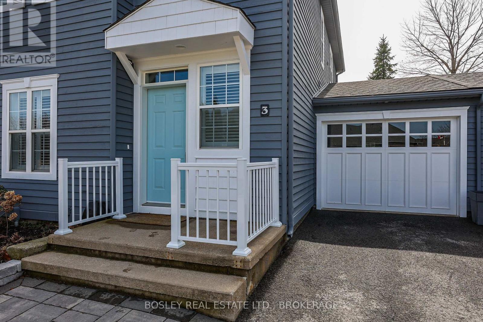 3 - 608 Simcoe Street, Niagara-On-The-Lake, Ontario  L0S 1J0 - Photo 2 - X12073977