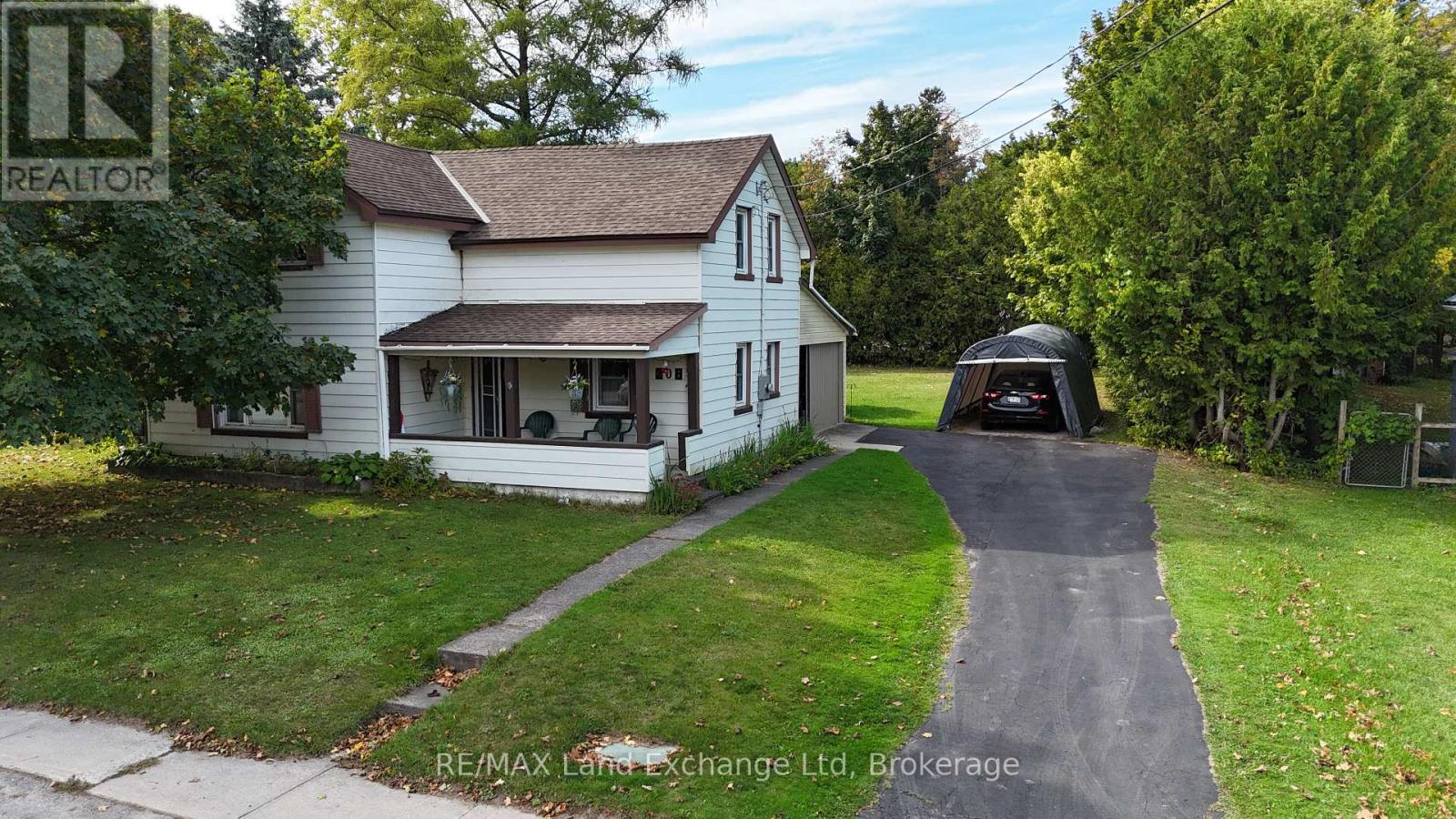 208 Edward Street, North Huron, Ontario  N0G 2W0 - Photo 2 - X12074007