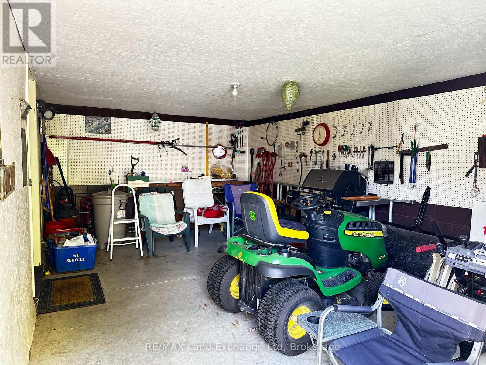 208 Edward Street, North Huron, Ontario  N0G 2W0 - Photo 23 - X12074007