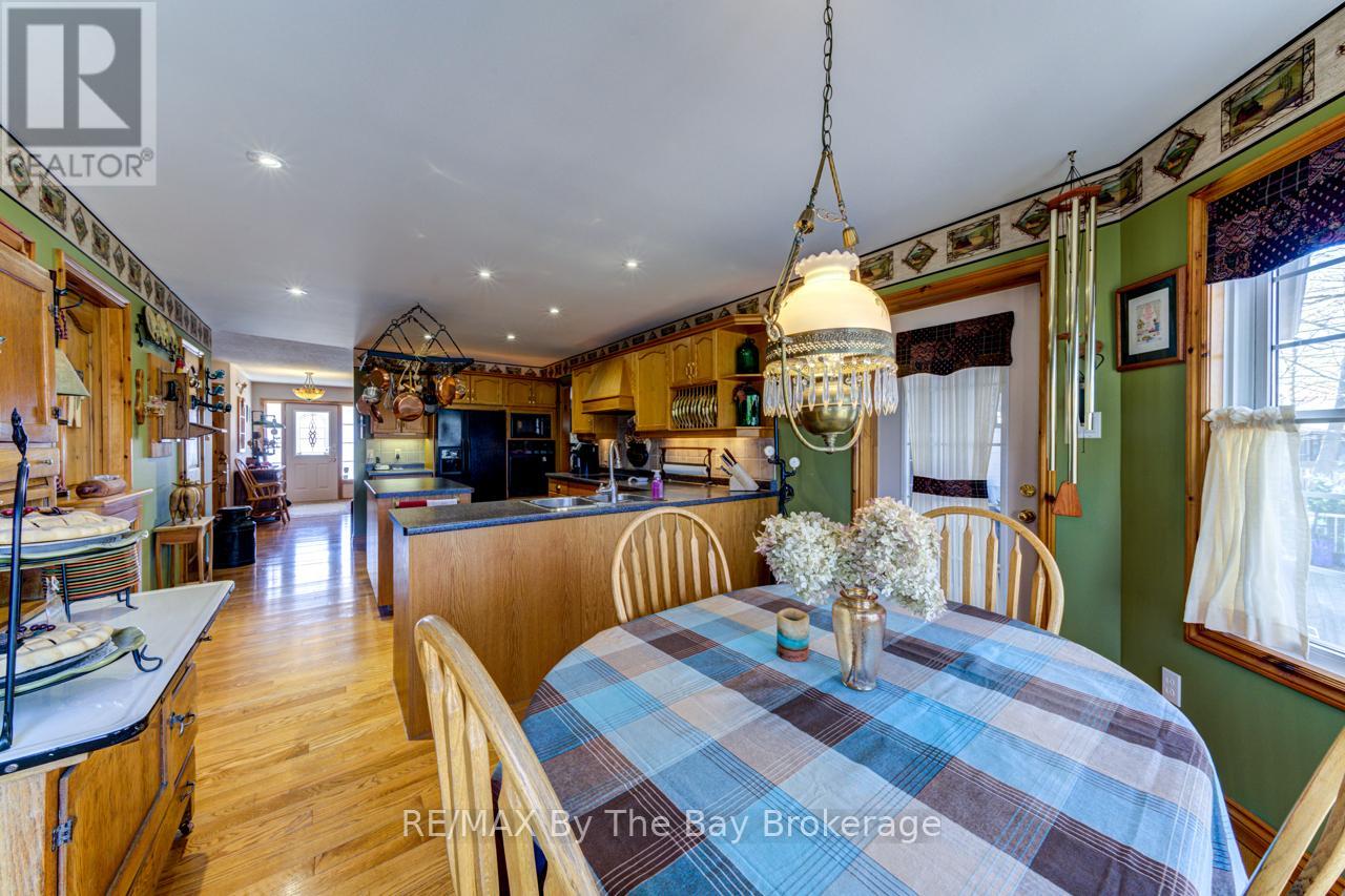 15 Pridham Court, Wasaga Beach, Ontario  L9Z 1M4 - Photo 16 - S12064816