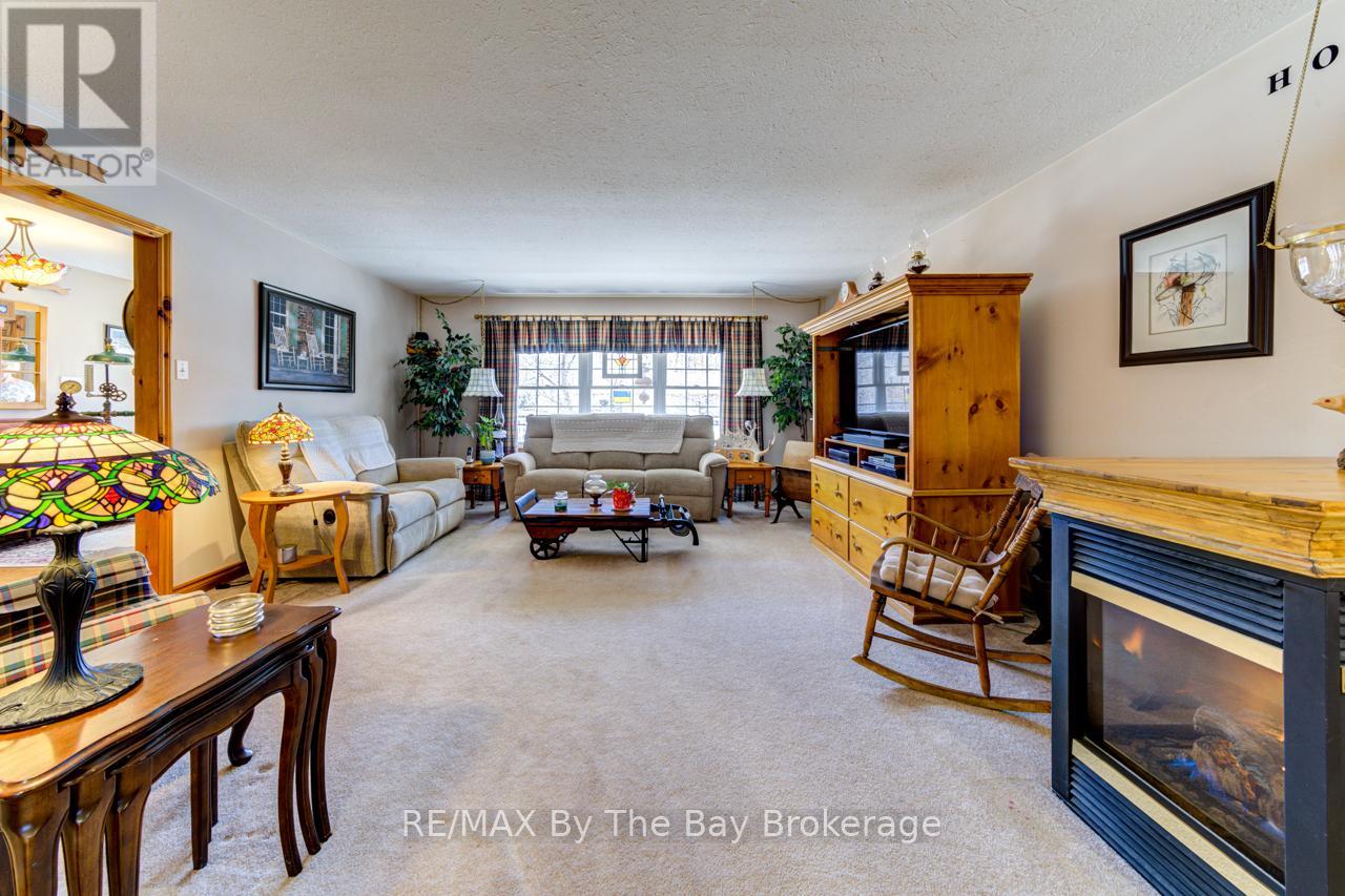 15 Pridham Court, Wasaga Beach, Ontario  L9Z 1M4 - Photo 6 - S12064816