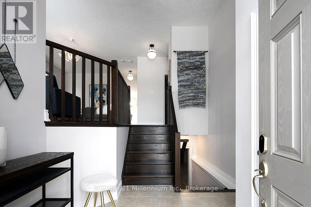 22 Wilson Street, Collingwood, Ontario  L9Y 0Y9 - Photo 5 - S12074040