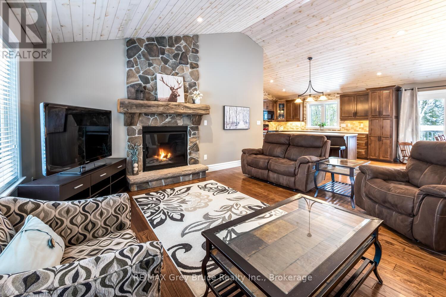 40 Pine Forest Drive, South Bruce Peninsula, Ontario  N0H 2G0 - Photo 10 - X11958309