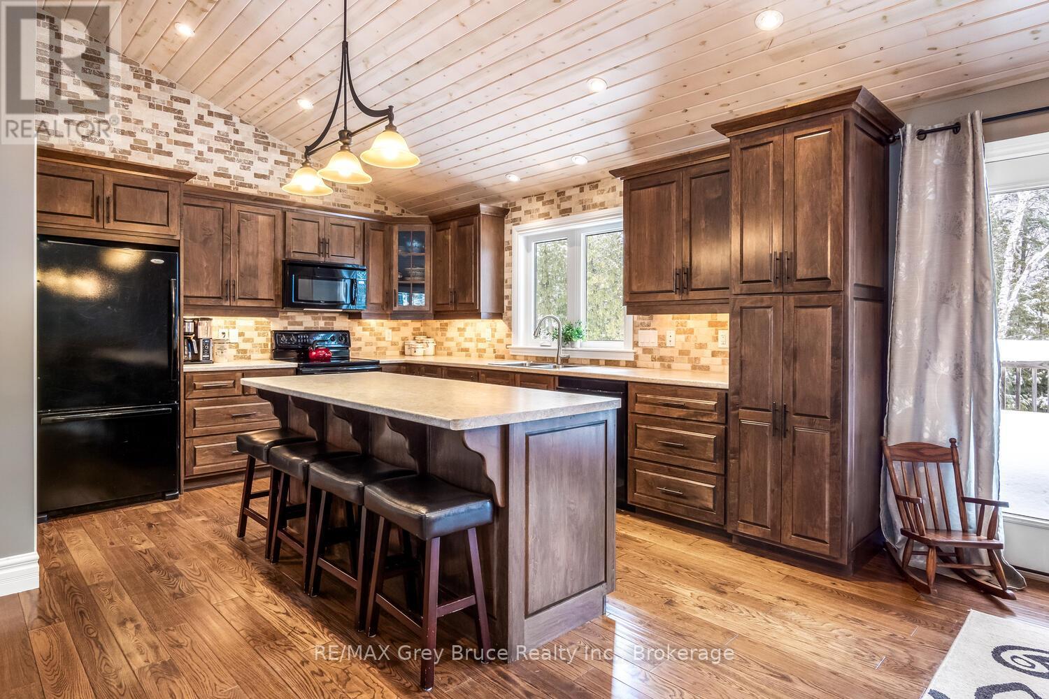 40 Pine Forest Drive, South Bruce Peninsula, Ontario  N0H 2G0 - Photo 14 - X11958309