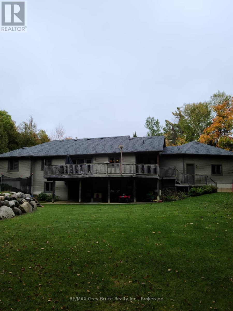 40 Pine Forest Drive, South Bruce Peninsula, Ontario  N0H 2G0 - Photo 2 - X11958309