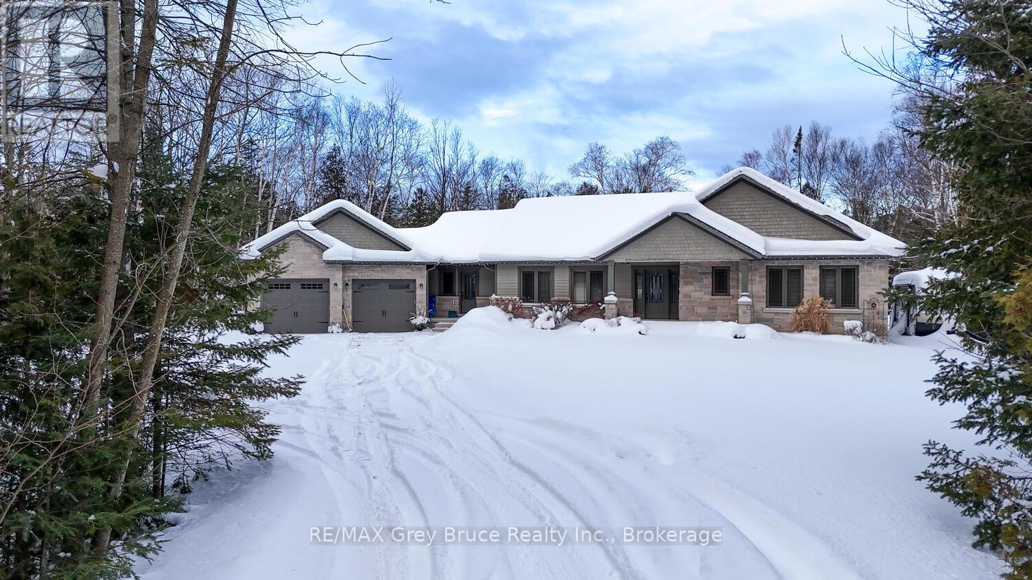 40 Pine Forest Drive, South Bruce Peninsula, Ontario  N0H 2G0 - Photo 3 - X11958309