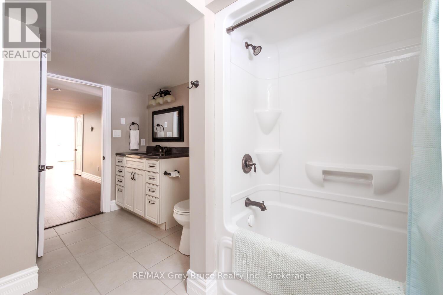 40 Pine Forest Drive, South Bruce Peninsula, Ontario  N0H 2G0 - Photo 33 - X11958309