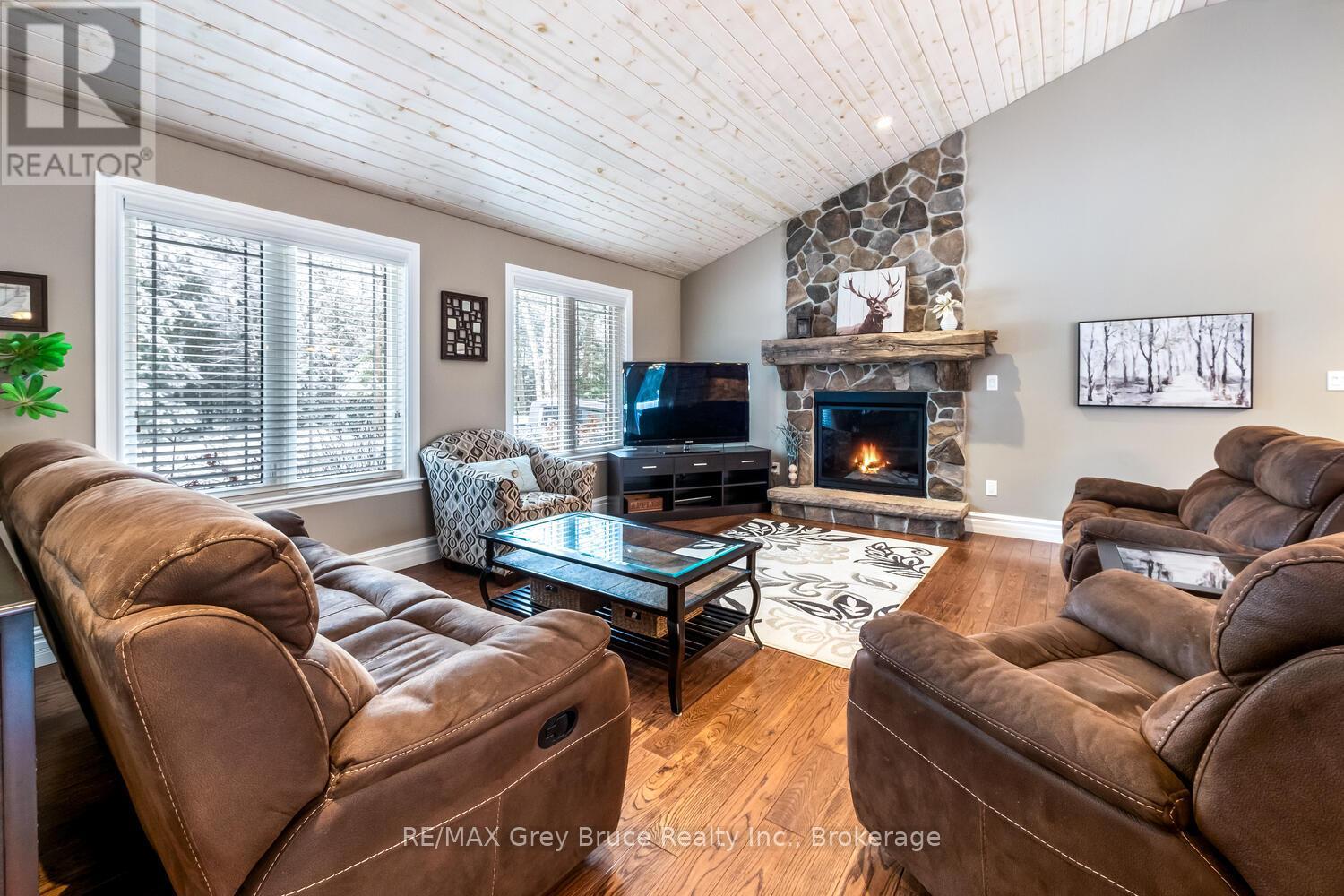 40 Pine Forest Drive, South Bruce Peninsula, Ontario  N0H 2G0 - Photo 9 - X11958309