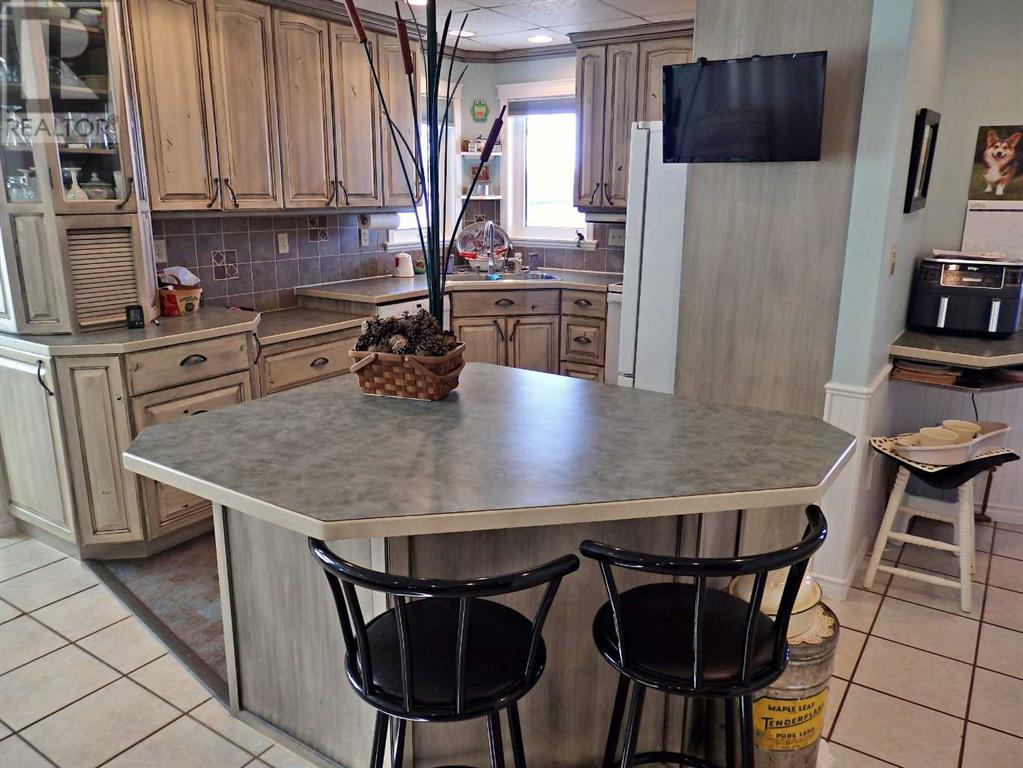 345 4th - Laurier Lake Street, County Of, Alberta  T0A 1X0 - Photo 17 - A2209290