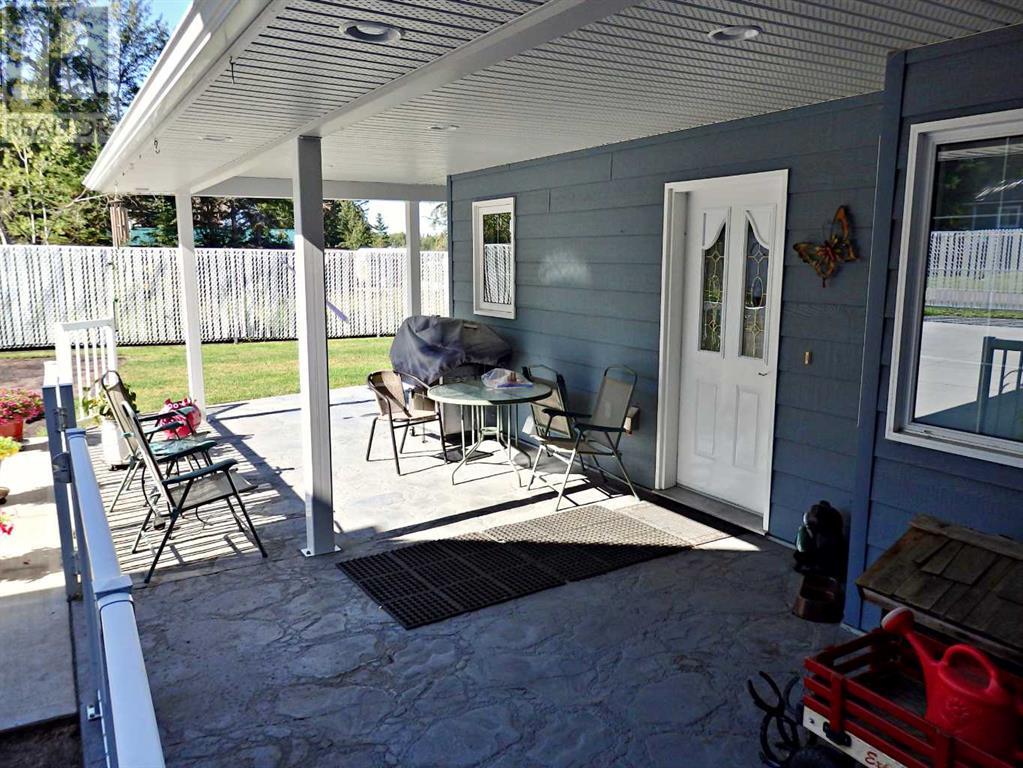 345 4th - Laurier Lake Street, County Of, Alberta  T0A 1X0 - Photo 12 - A2209290