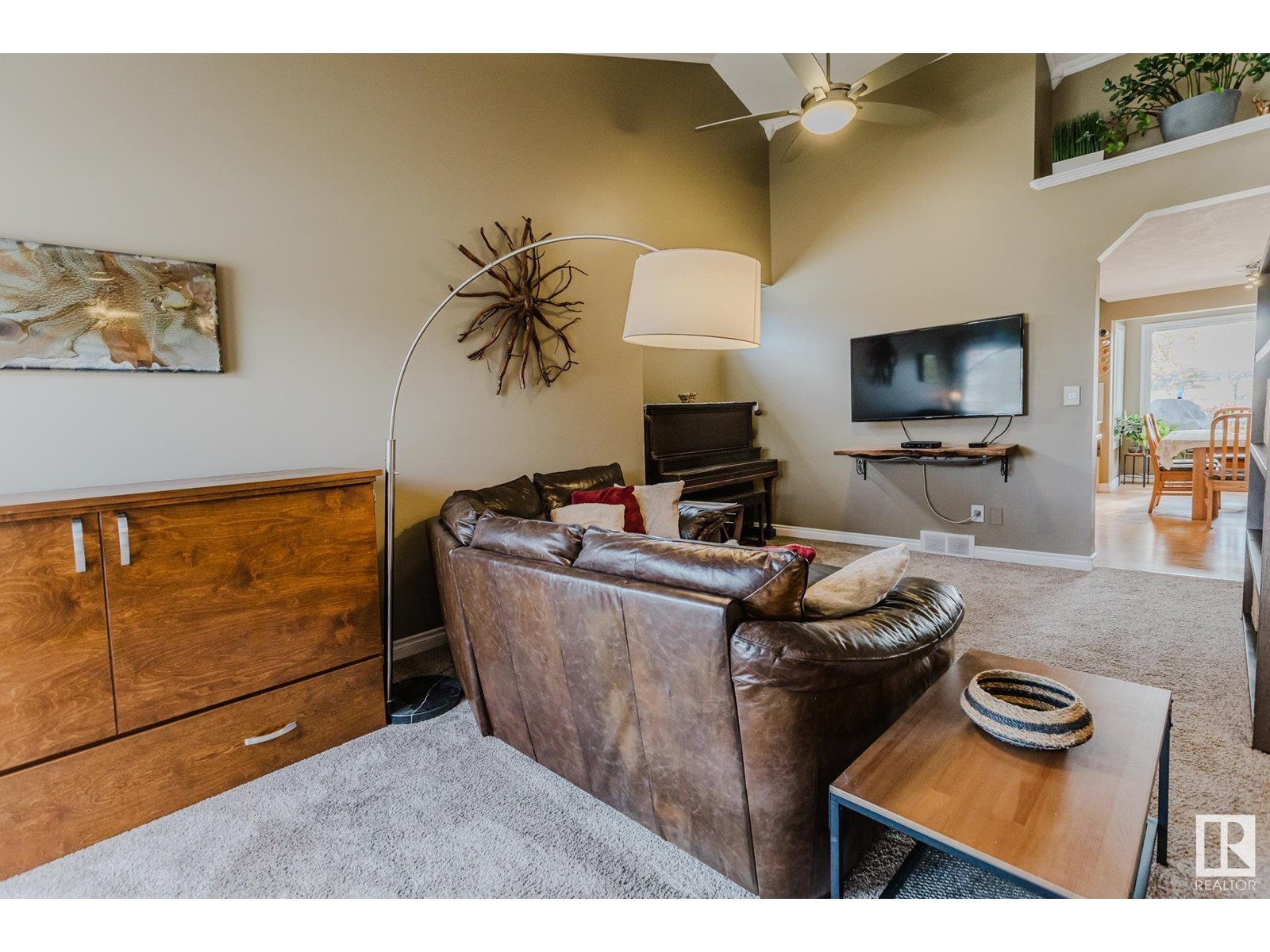 Property at 11315 8 AV NW image 4