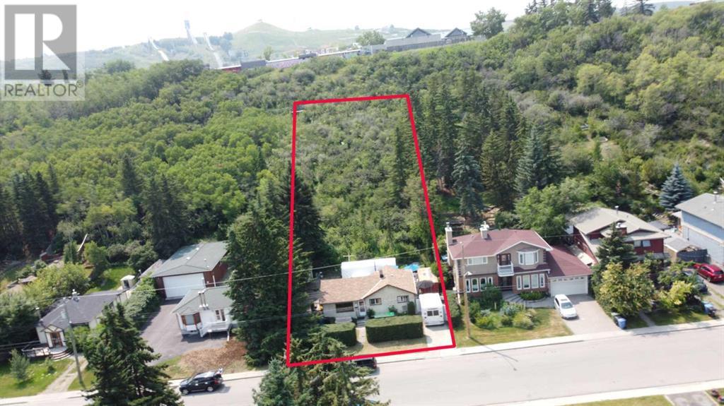 Property at 8123 33 Avenue NW image 3