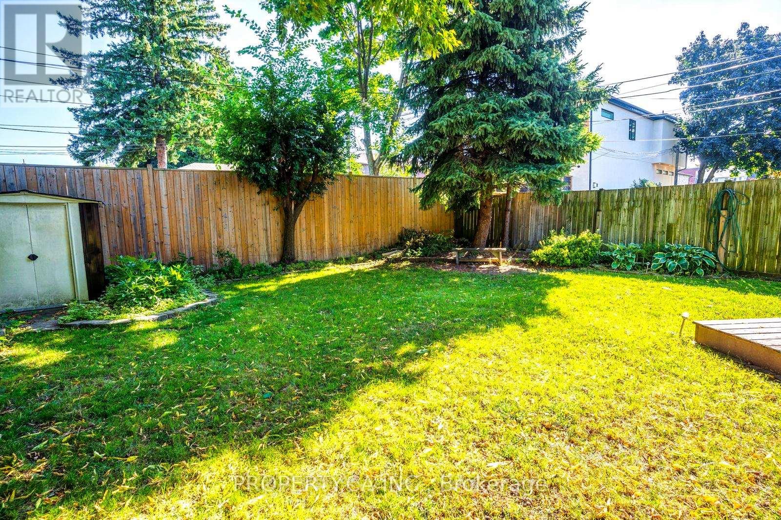 Bsmnt - 61 Squires Avenue, Toronto, Ontario  M4B 2R6 - Photo 25 - E12073994