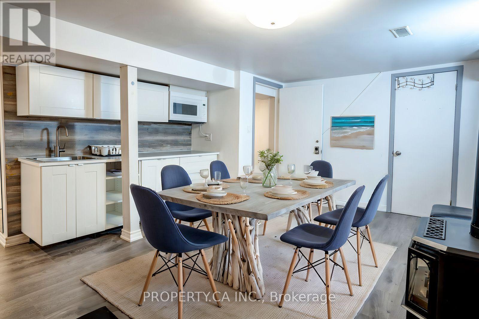 Bsmnt - 61 Squires Avenue, Toronto, Ontario  M4B 2R6 - Photo 9 - E12073994