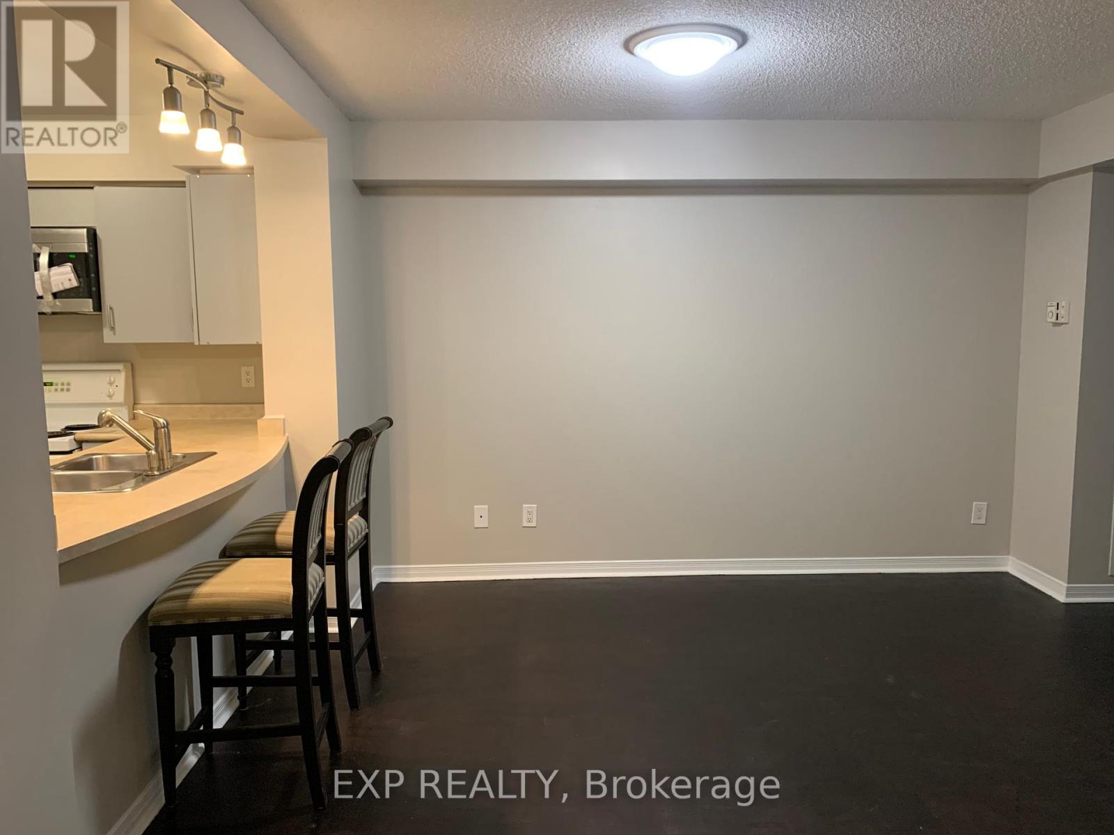 205 - 3 Ellesmere Street, Richmond Hill, Ontario  L4B 4N2 - Photo 10 - N12073998