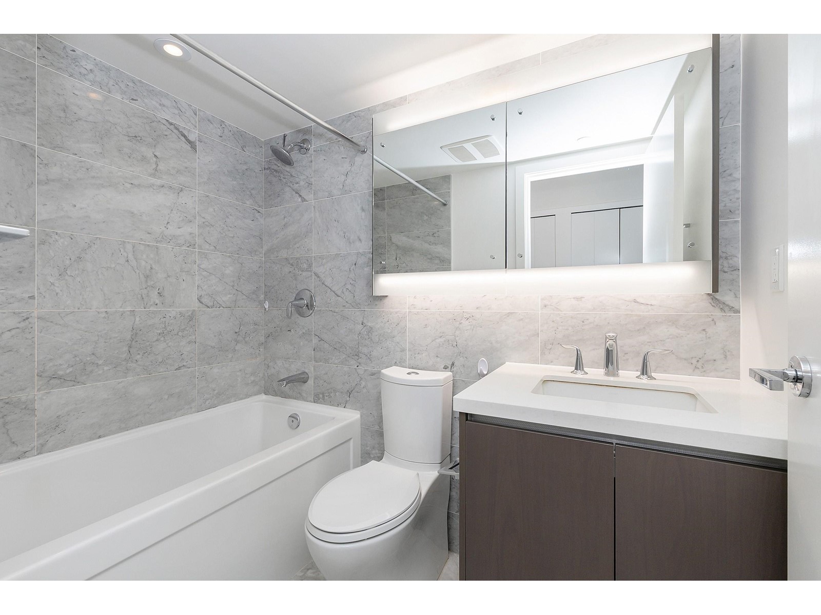 1509 13750 100 Avenue, Surrey, British Columbia  V3T 0L3 - Photo 12 - R2988418