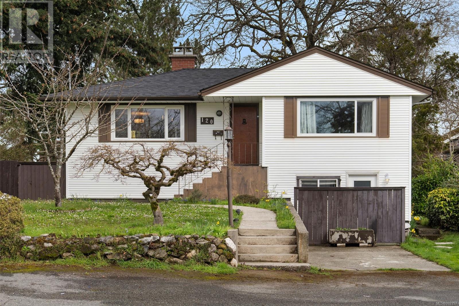 Property at 120 Kamloops Ave image 1