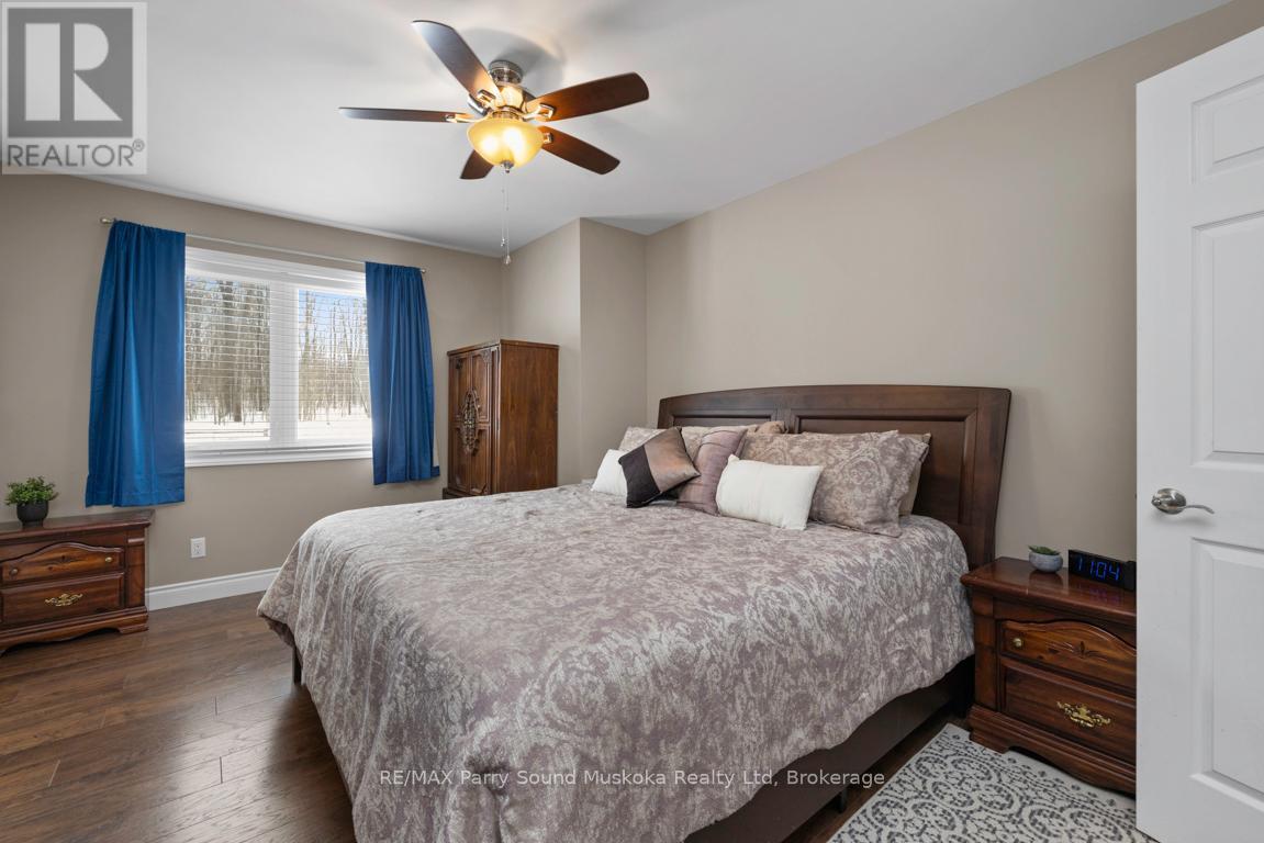 52 Meadows Avenue, Tay, Ontario  L0K 2C0 - Photo 21 - S11952996